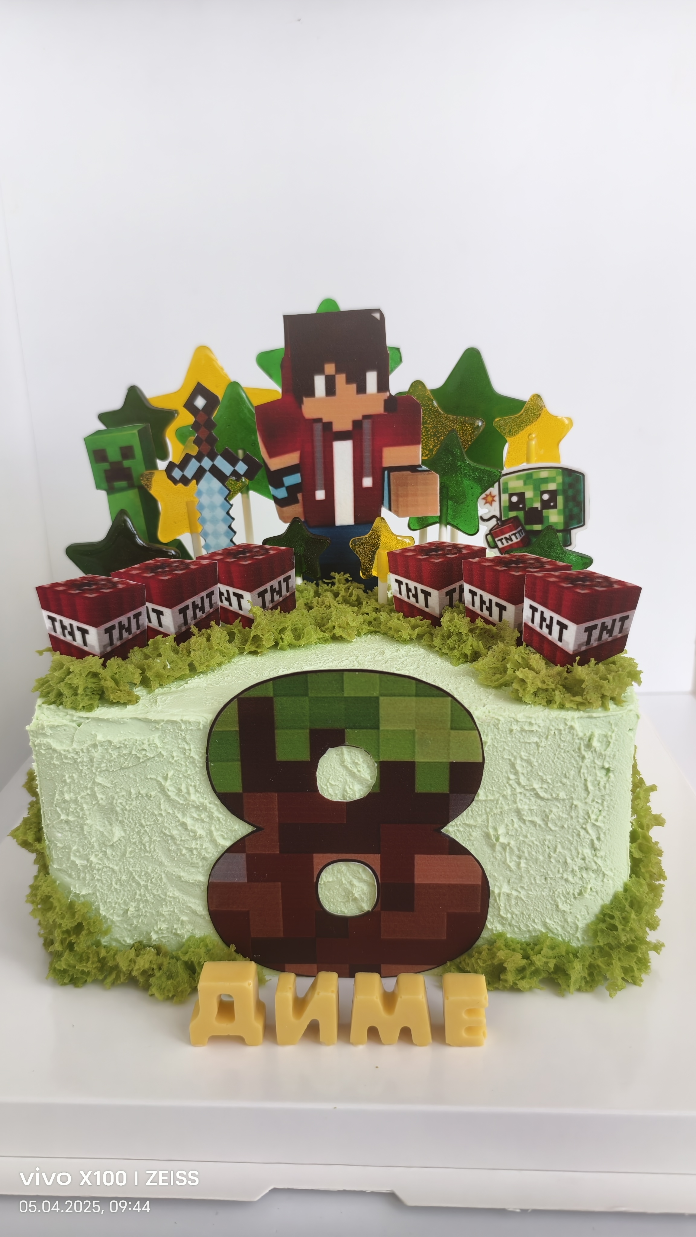 В стиле Майнкрафт - дополнительное фото